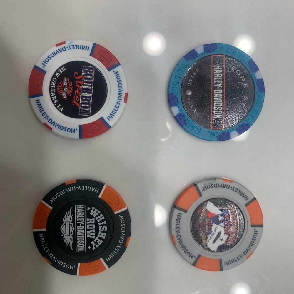 Lot of 4 HD poker chips. Various states, see description for cities.